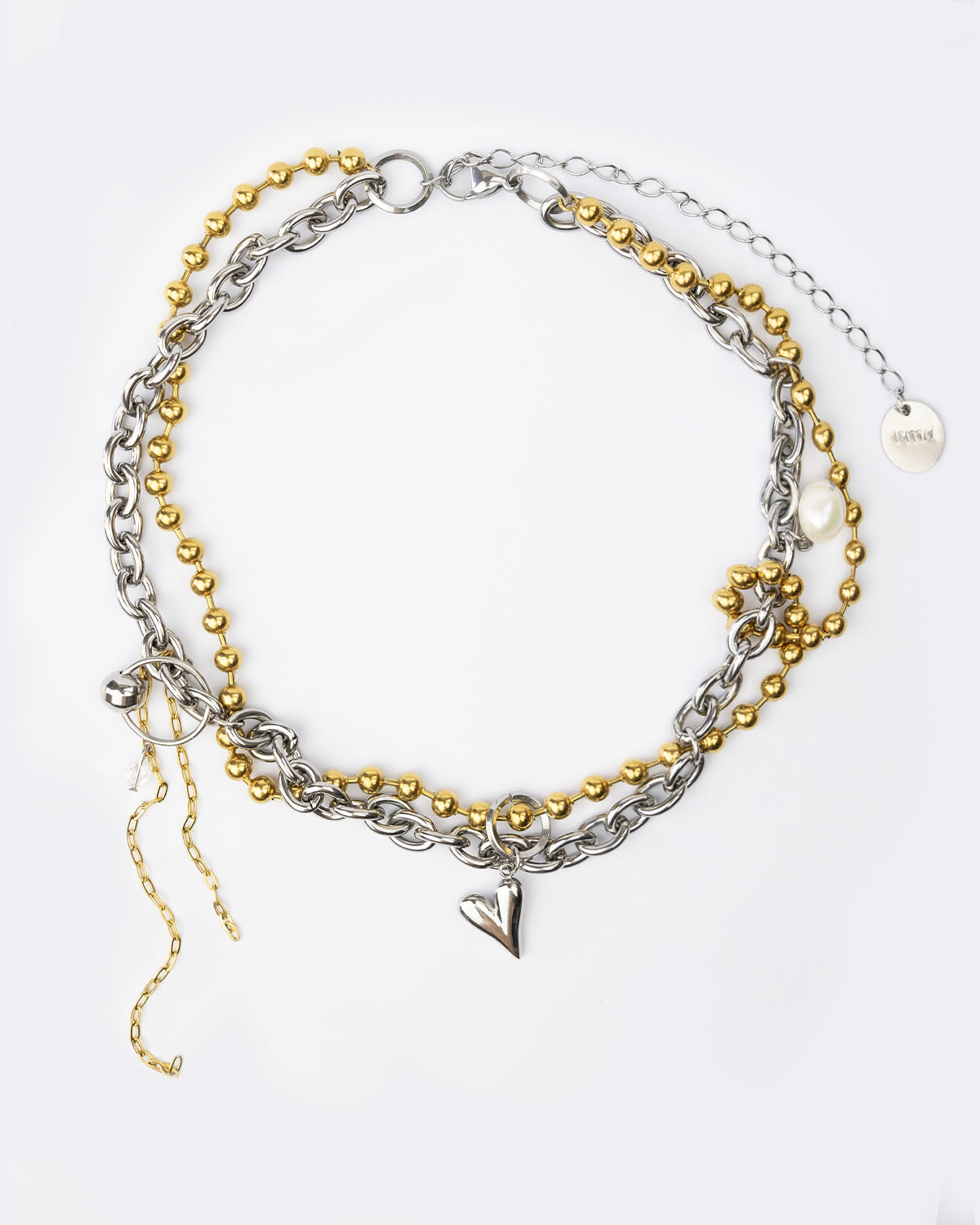 Collier en acier inoxydable composé d'une chaîne bille dorée et d'une chaîne argentée entremêlée agrémentées d'un pendentif cœur et d'une perle de culture d'eau douce
